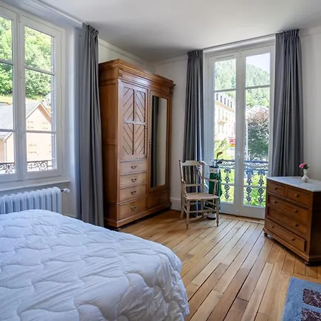 Grande Demeure Avec Piscine Couverte Et Parking Pour 15 Personnes - Fr-1-858-4 Le Mont-Dore