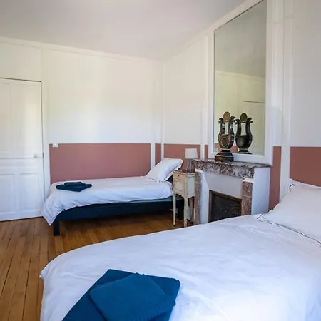 Grande Demeure Avec Piscine Couverte Et Parking Pour 15 Personnes - Fr-1-858-4 *