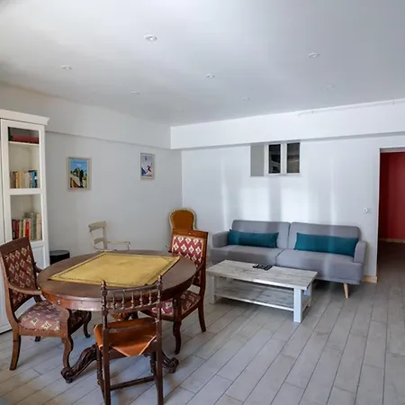 Grande Demeure Avec Piscine Couverte Et Parking Pour 15 Personnes - Fr-1-858-4 Le Mont-Dore